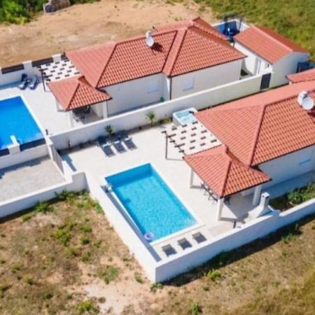 Villas Sabun - Modern House With Heated Pool Привлака Екстер'єр фото