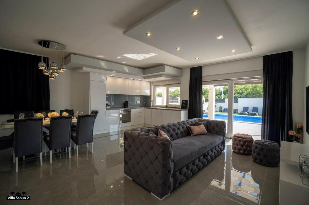Villas Sabun - Modern House With Heated Pool Привлака Екстер'єр фото