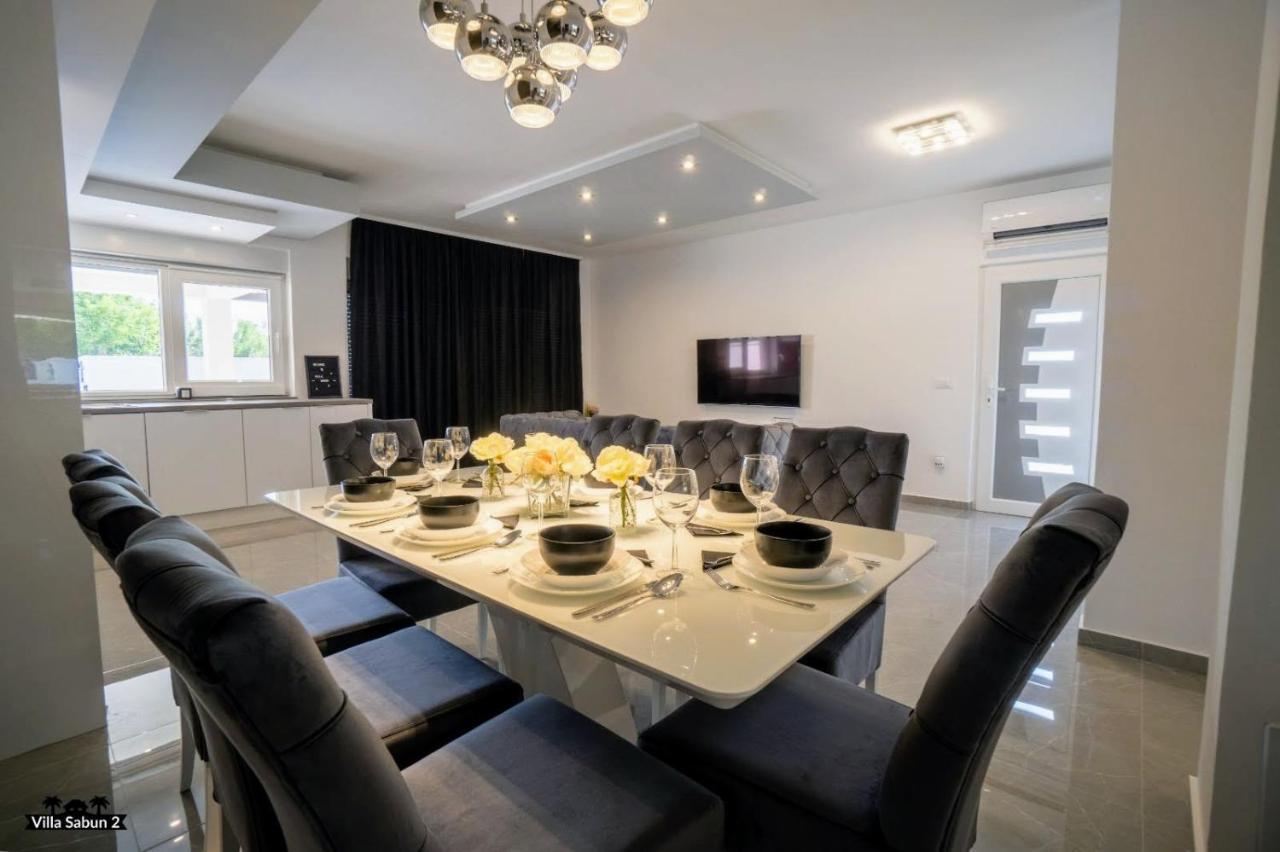 Villas Sabun - Modern House With Heated Pool Привлака Екстер'єр фото