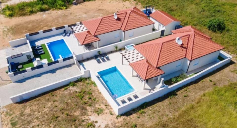 Villas Sabun - Modern House With Heated Pool Привлака Екстер'єр фото