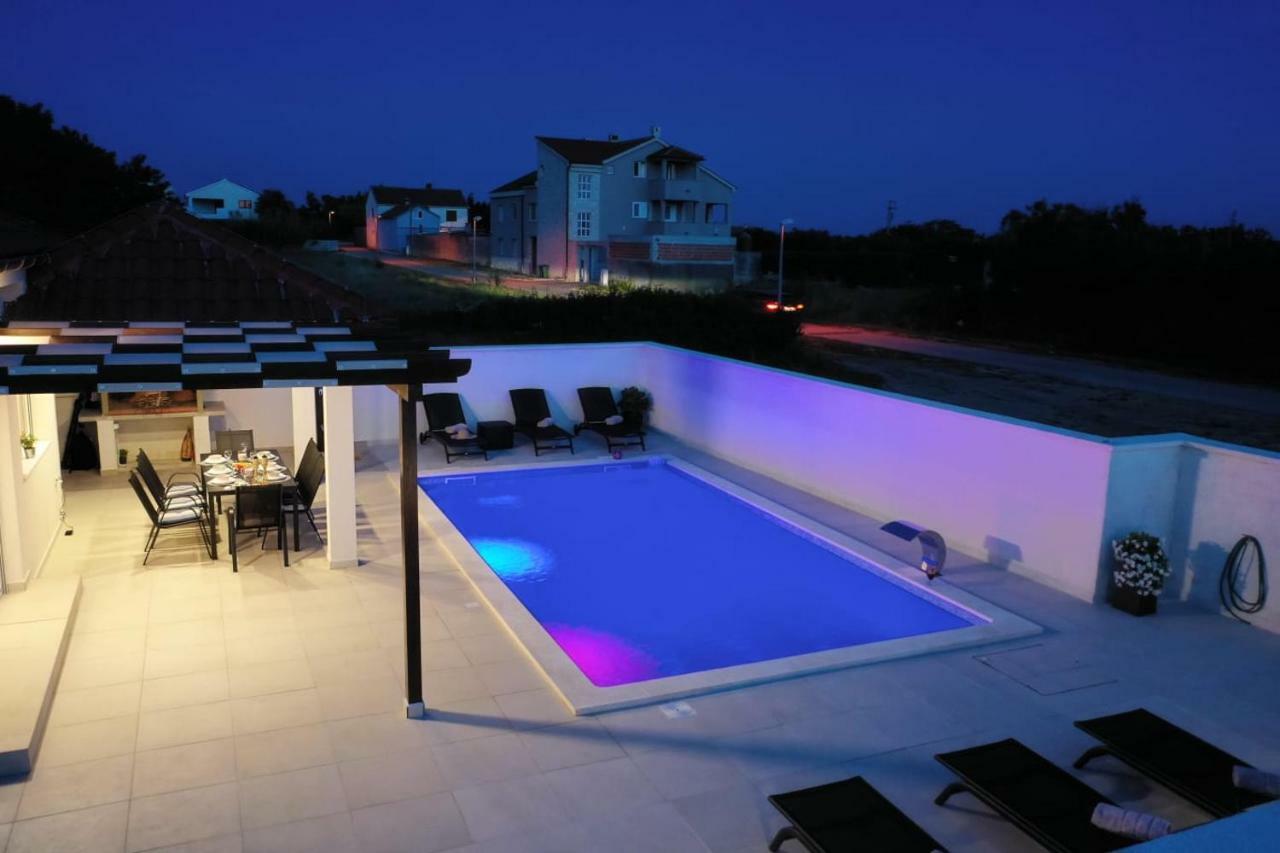 Villas Sabun - Modern House With Heated Pool Привлака Екстер'єр фото