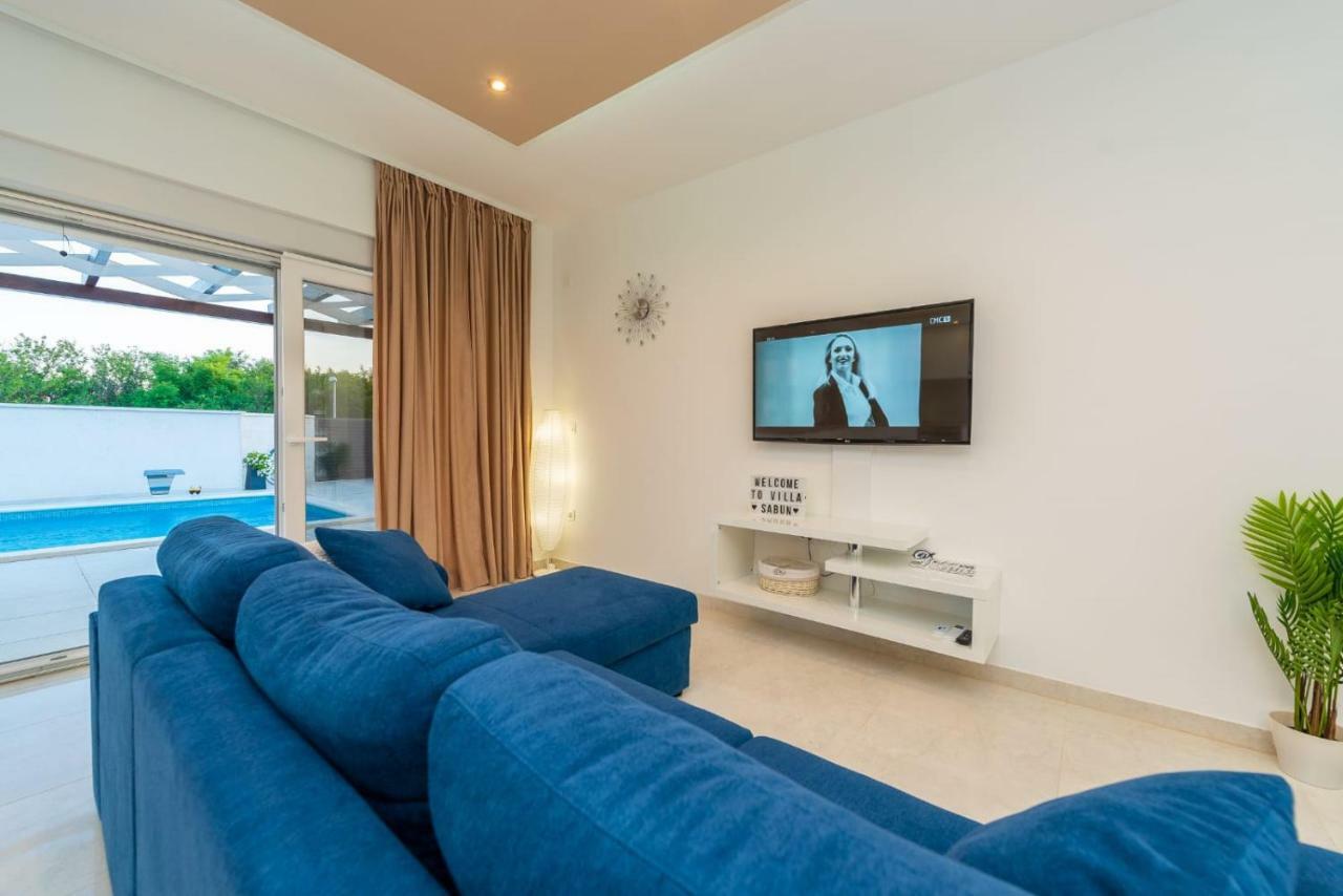 Villas Sabun - Modern House With Heated Pool Привлака Екстер'єр фото